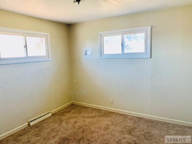 70 S 900 W, Blackfoot, ID 83221 - photo 3