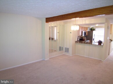 8445 Sugar Creek Ln, Springfield, VA 22153 - photo 6