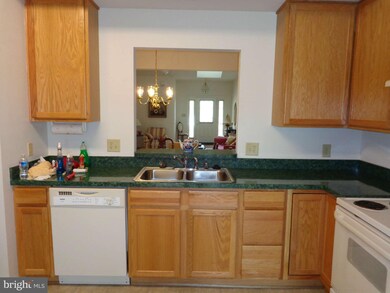 7025 Radford Dr, Fredericksburg, VA 22407 - photo 4