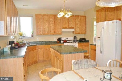 12578 Garry Glen Dr, Bristow, VA 20136 - photo 5