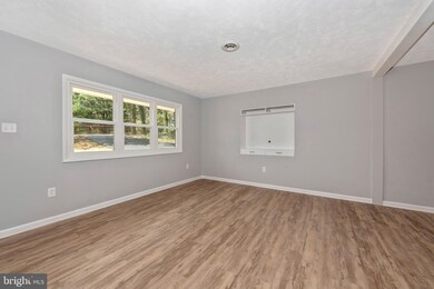 4301 Calvert Cir, Frederick, MD 21703 - photo 2