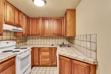 5841 Morrowfield Ave unit 104, Pittsburgh, PA 15217 - photo 7