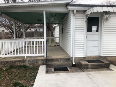 201 Johnson St, Covington, IN 47932 - photo 3