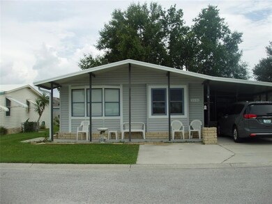 35130 Lindsey Ln, Zephyrhills, FL 33541 - photo 3