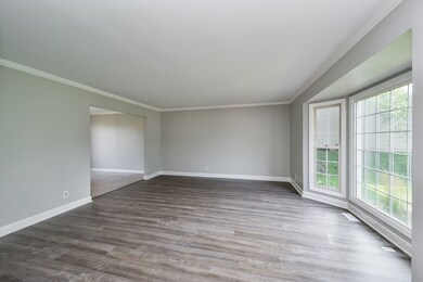 735 Newberry Dr, Batavia, IL 60510 - photo 3