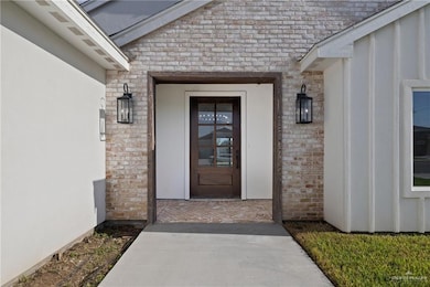 3310 Las Vistas Ln, Progreso Lakes, TX 78596 - photo 3