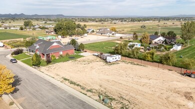 Overview of rural landscape with a mountainous background