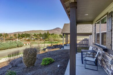 2290 College Way, Medford, OR 97504 - photo 7