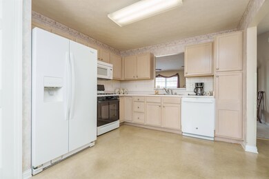 2037 Viola Gardens, Owensboro, KY 42303 - photo 3