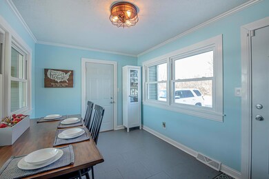 7 Dining Room