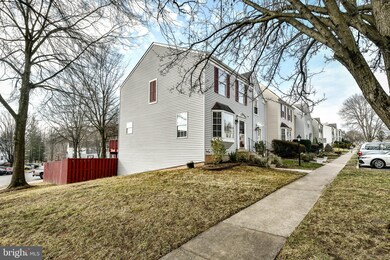 13801 Fount Beattie Ct, Centreville, VA 20121 - photo 4