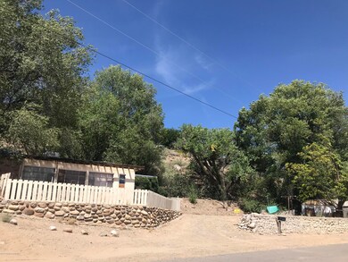 700 W Douglas Street