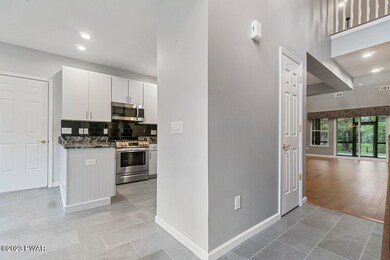 807 Macintosh Way, Matamoras, PA 18336 - photo 5