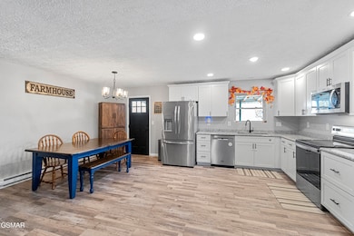 2405 Southern Dr, Morristown, TN 37814 - photo 5