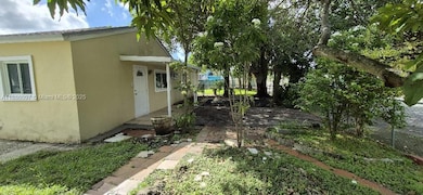 610 E 6th Place, Hialeah, FL 33010 - photo 3