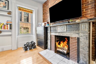 8 Moon St unit 2, Boston, MA 02113 - photo 5