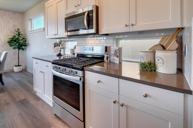 61663 SE Depot Loop, Bend, OR 97702 - photo 6