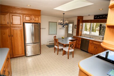 4 Kent Rd, Middletown, RI 02842 - photo 5