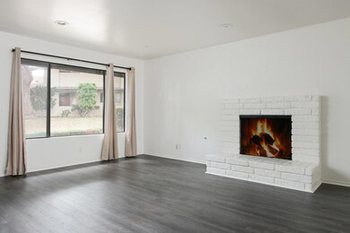 4409 Catlin Cir-003-010-Living Room-MLS_
