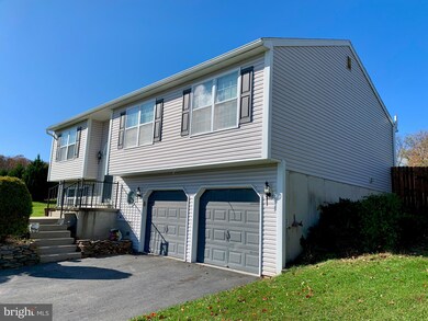 305 Cherry St, Pine Grove, PA 17963 - photo 4