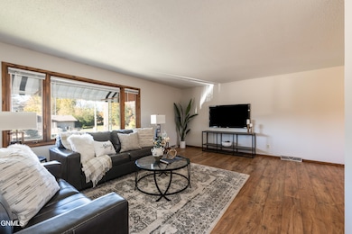 1135 N 26th St, Bismarck, ND 58501 - photo 6