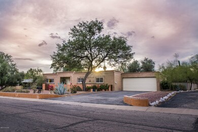 3421 N Camino Esplanade