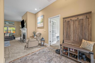 6564 Redfield St-FOYER 6