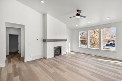 882 E 120 N unit 26, Tremonton, UT 84337 - photo 2