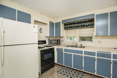 19 Reservoir Dr, Randolph, MA 02368 - photo 5