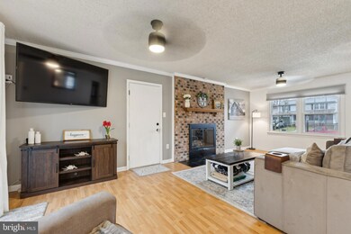 16017 Laconia Cir, Woodbridge, VA 22191 - photo 5