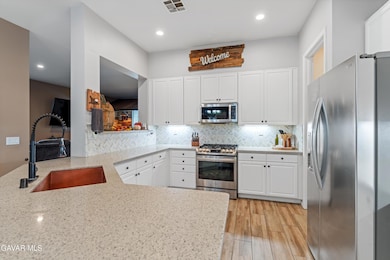 1413 Wild Olive Rd, Tehachapi, CA 93561 - photo 7