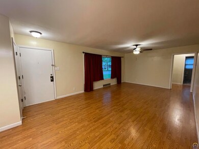 1409 SW Burnett Rd, Topeka, KS 66604 - photo 3