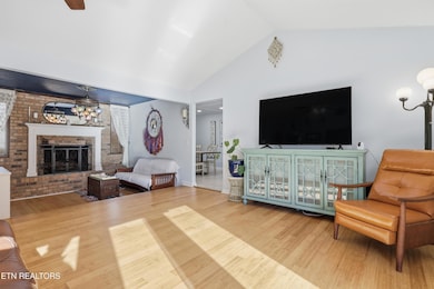 1021 Oxford Hills Dr, Maryville, TN 37803 - photo 2