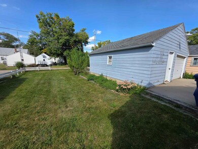 1147 Bourland Ave, Waterloo, IA 50702 - photo 3
