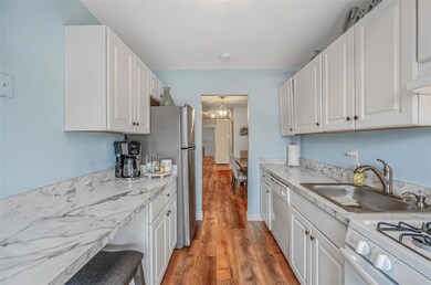 460 Old Town Rd unit 8H, Port Jefferson Station, NY 11776 - photo 7