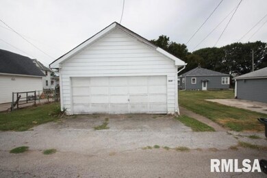 828 W 16th St, Davenport, IA 52804 - photo 5