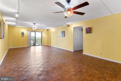 20822 Valley Forge Cir, King of Prussia, PA 19406 - photo 4