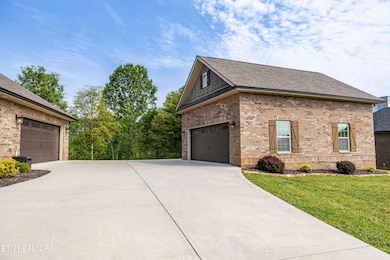 Detached garage
