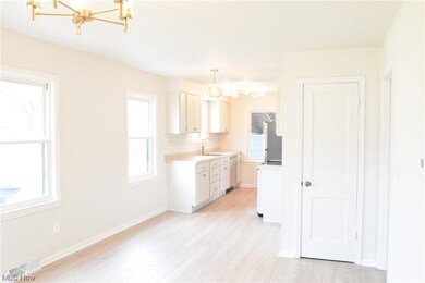 2448 E 37th St, Lorain, OH 44055 - photo 6