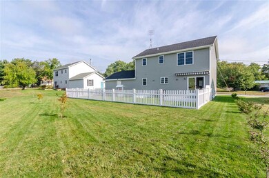 395 S Mammoth Rd, Manchester, NH 03109 - photo 3