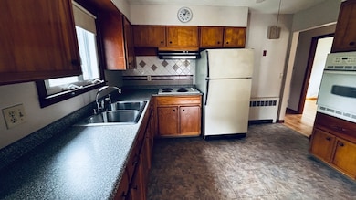 24 Driscoll St, Chicopee, MA 01020 - photo 6