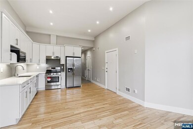 12 Dempsey Ave unit A, Edgewater, NJ 07020 - photo 7