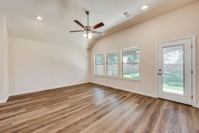 908 Ben Dr, Springtown, TX 76082 - photo 6