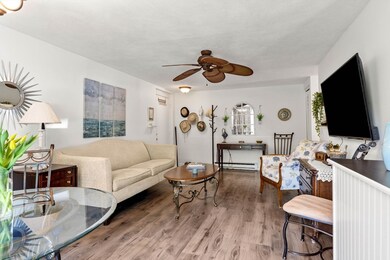 17 Glen Devin St unit 17, Amesbury, MA 01913 - photo 4