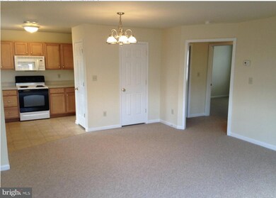 27 Green St unit 2, Souderton, PA 18964 - photo 2