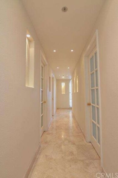 Gorgeous Marbled Entry