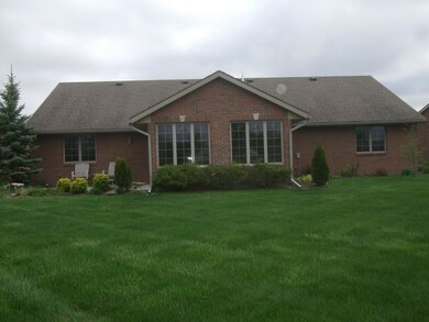 800 Hickory Dr, Marysville, OH 43040 - photo 2