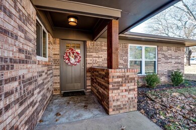 904 Deleon St, Denison, TX 75020 - photo 3