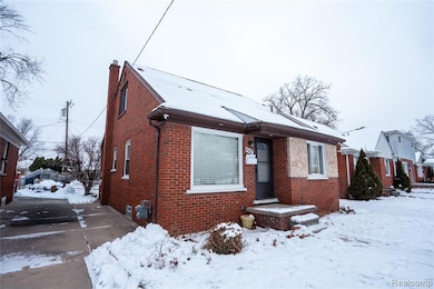 8467 Riverview St, Dearborn Heights, MI 48127 - photo 2