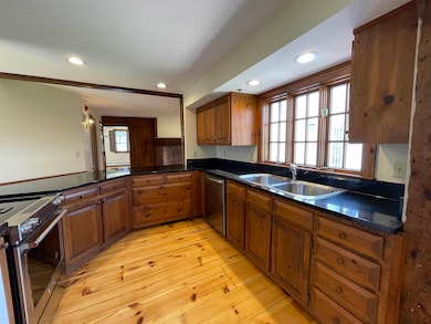 454 Main St, Fremont, NH 03044 - photo 3